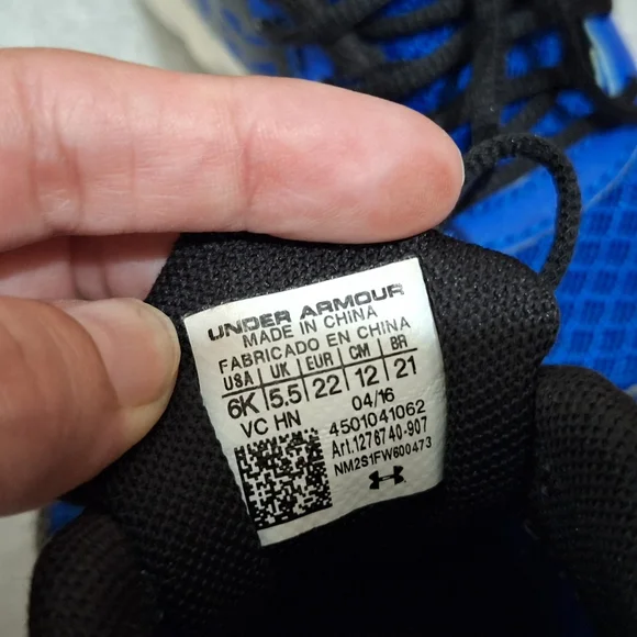 🏷 2/$12 Under Armour Kids Blue and Black Sneakers - Picture 5 of 5